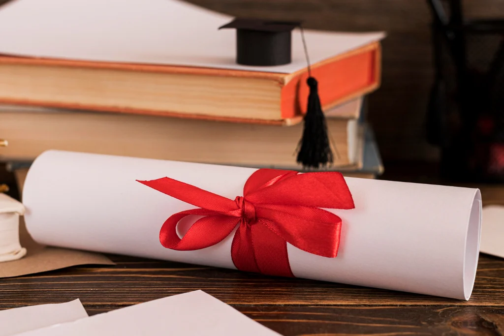 Certificate IV or Diploma